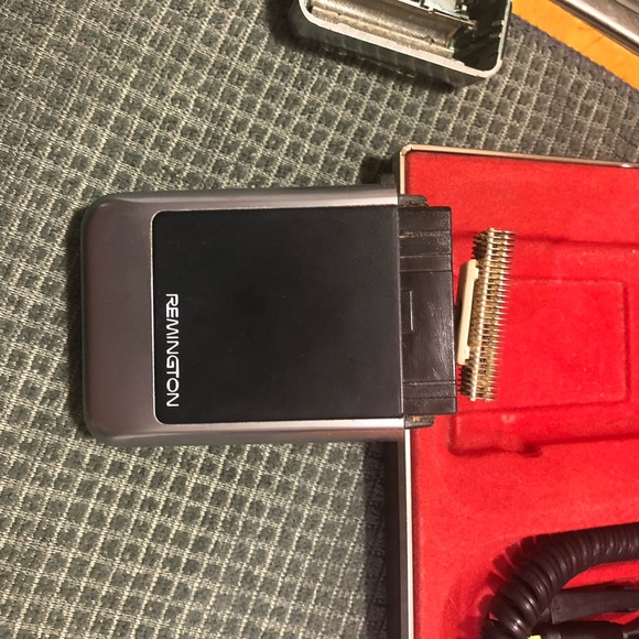 Remington Electric Razor Vintage 1970’s - Picture 5 of 6